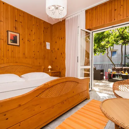 Guest house J&j